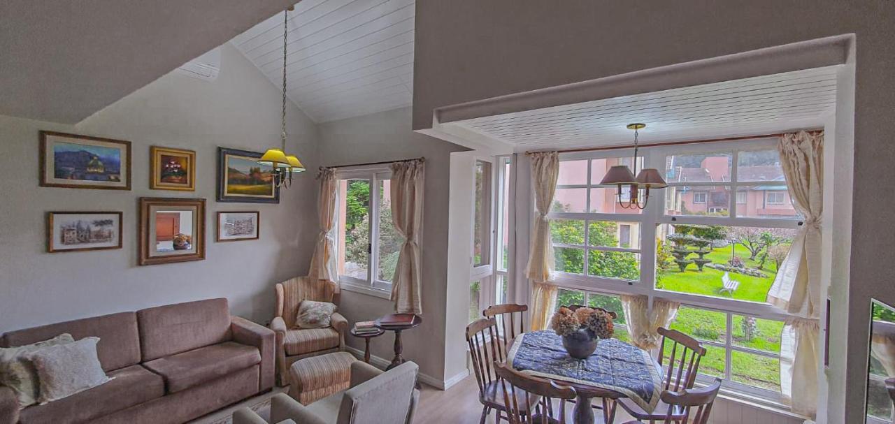 Duplex Floresta Negra - Sua Base Perfeita Em Gramado! Otima Localizacao Lagonegro 500M - 02 Quartos E 02 Banheiros Para Familia Em Condominio Fechad0, Cozinha Completa Com Garagem E Portaria 24H Zewnętrze zdjęcie