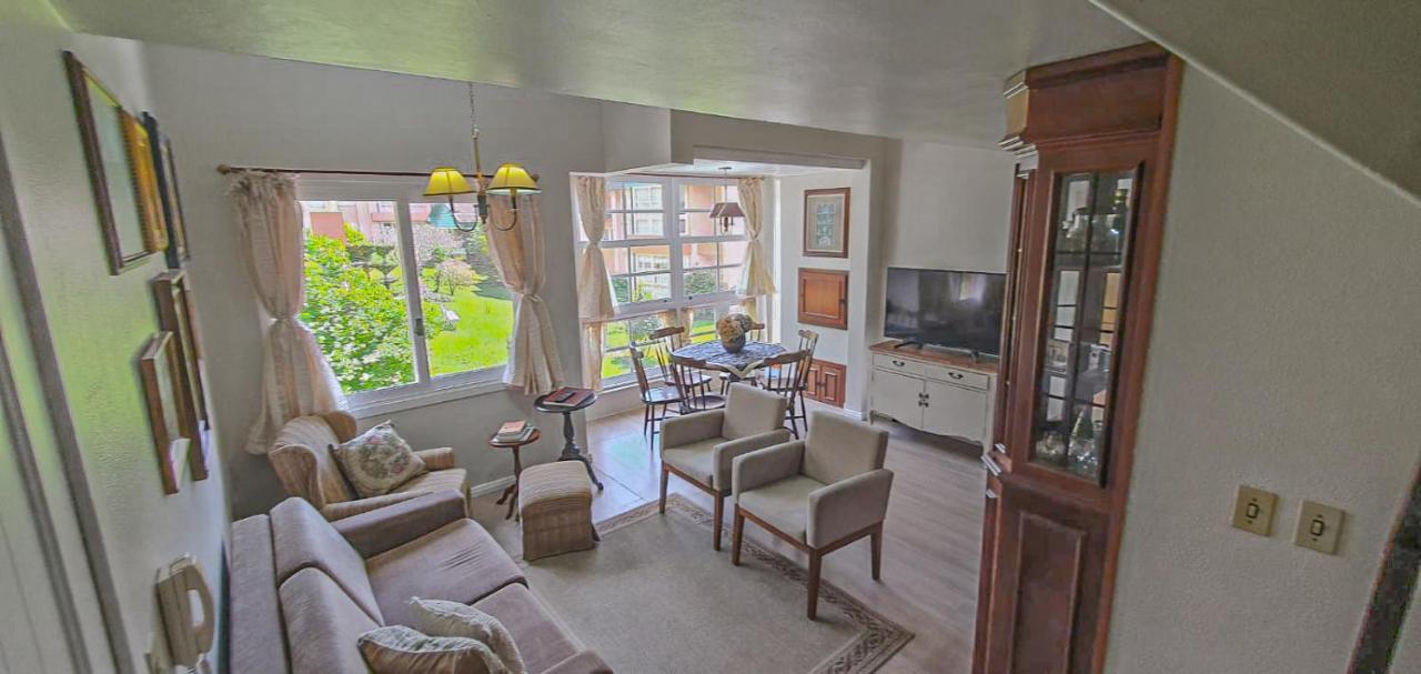 Duplex Floresta Negra - Sua Base Perfeita Em Gramado! Otima Localizacao Lagonegro 500M - 02 Quartos E 02 Banheiros Para Familia Em Condominio Fechad0, Cozinha Completa Com Garagem E Portaria 24H Zewnętrze zdjęcie