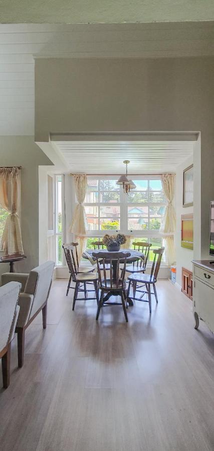 Duplex Floresta Negra - Sua Base Perfeita Em Gramado! Otima Localizacao Lagonegro 500M - 02 Quartos E 02 Banheiros Para Familia Em Condominio Fechad0, Cozinha Completa Com Garagem E Portaria 24H Zewnętrze zdjęcie